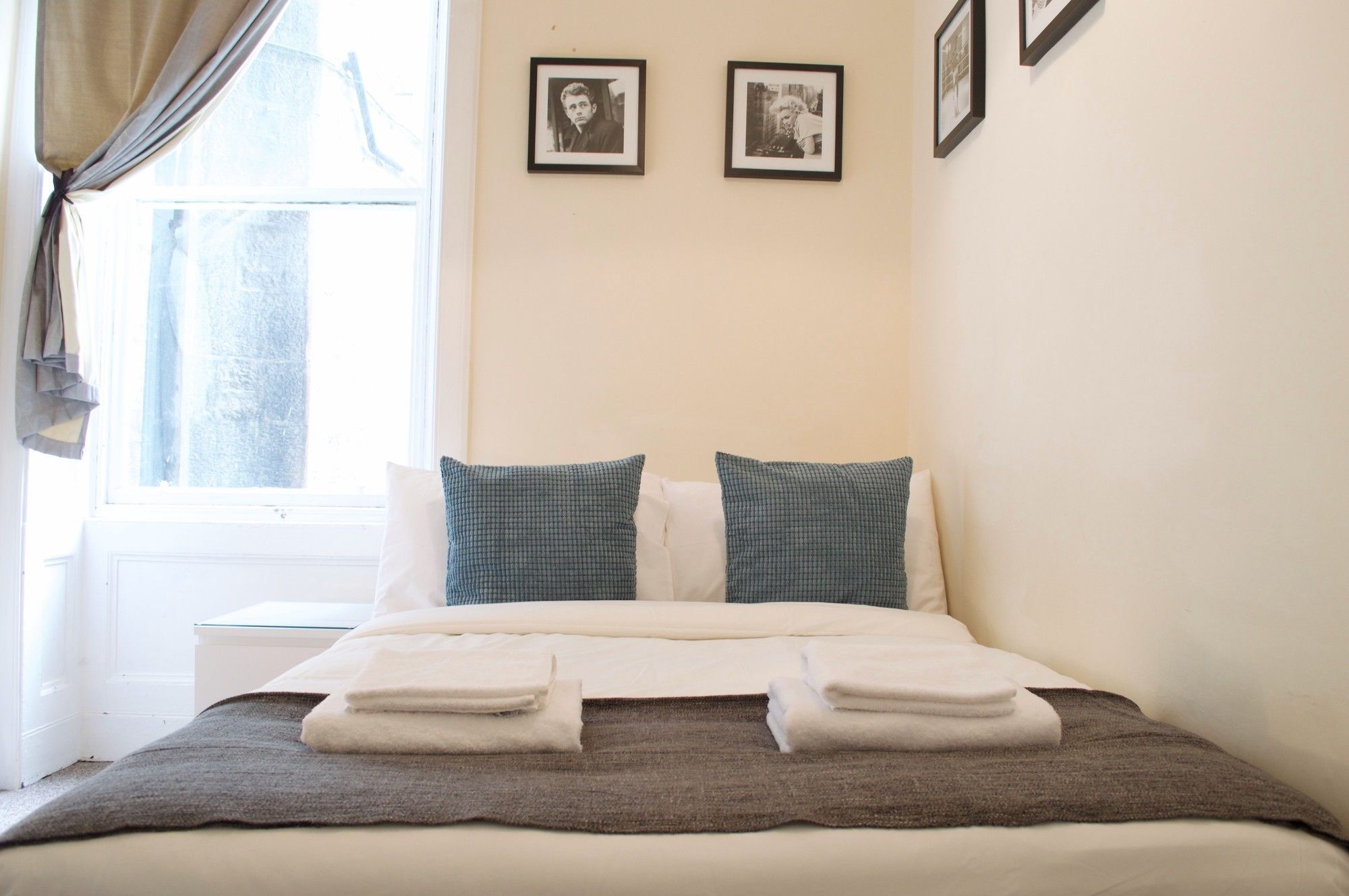 3 Bedroom Apartment Accommodates 8 EDI Eksteriør bilde