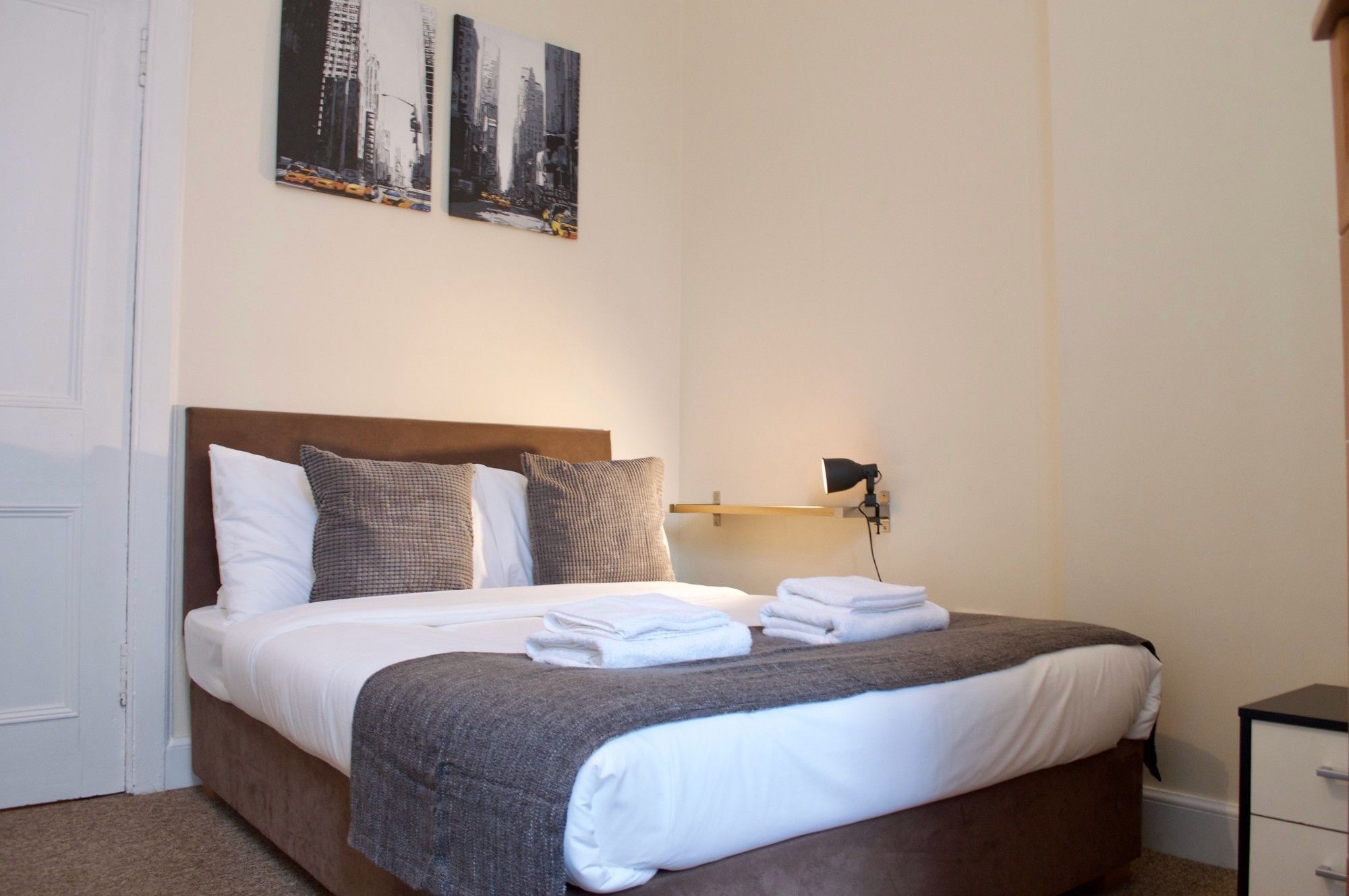 3 Bedroom Apartment Accommodates 8 EDI Eksteriør bilde